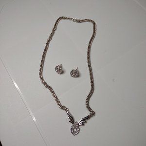 Cute Silver Tone Necklace And Earring Set With Clear Stones